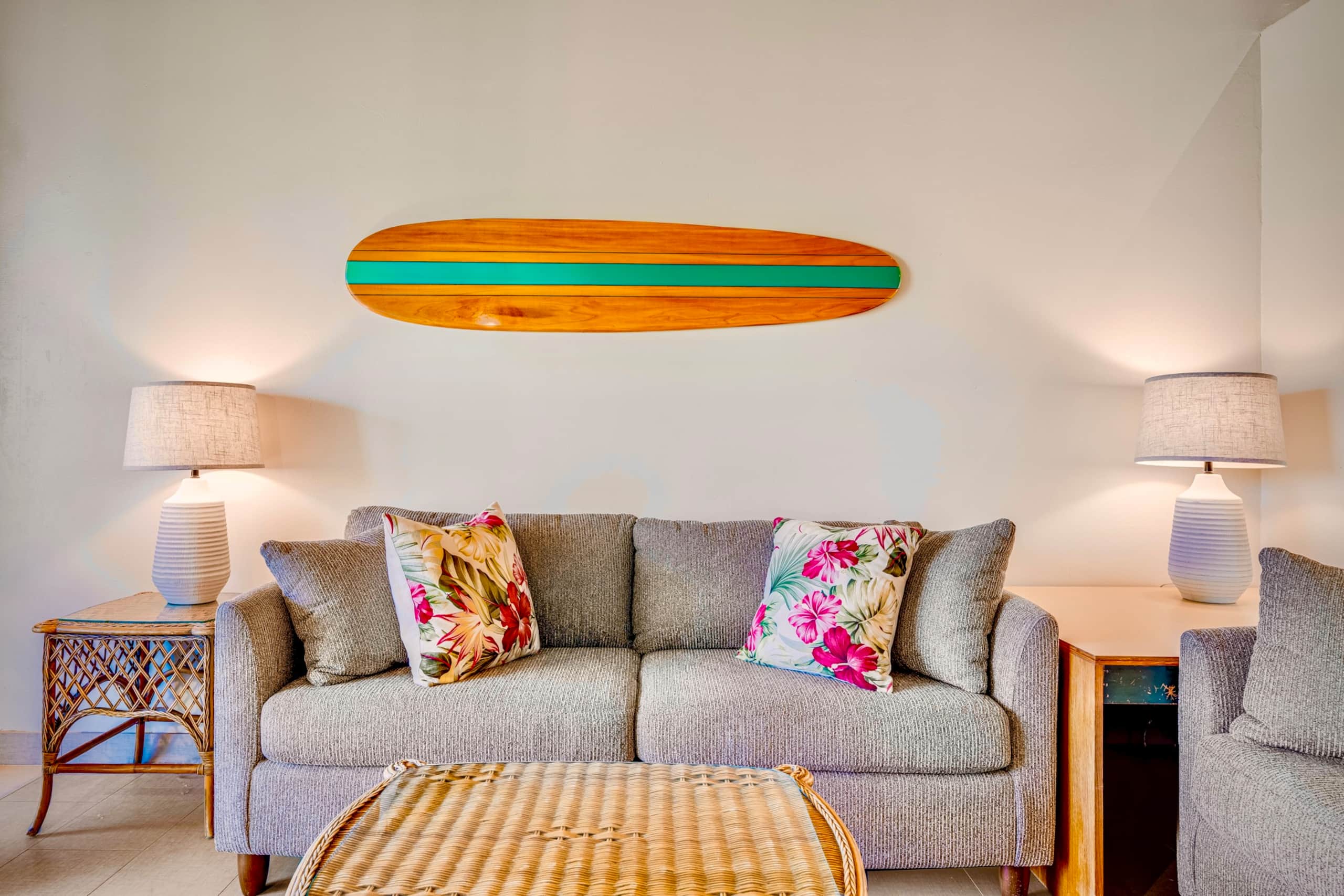 Spacious Maui retreat near Napili Bay AC & Pools - Image 14