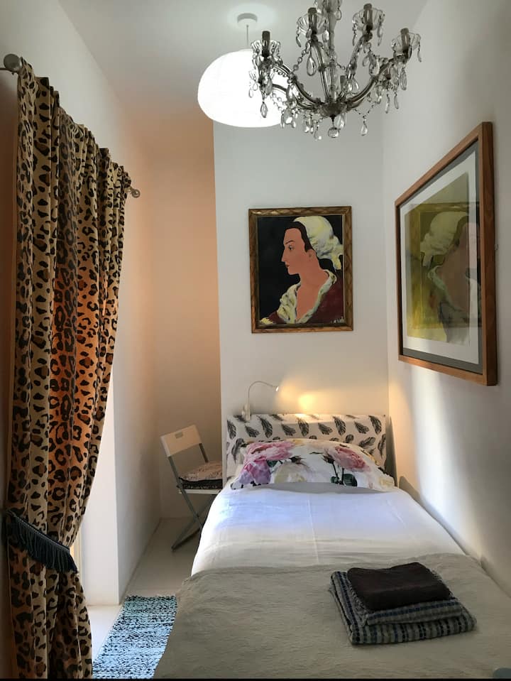 Sliema Central, Stylish , Balcony , Airconditioned - Malta