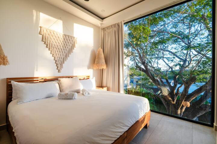Modern 2 BR Villa w Beach Club Access
