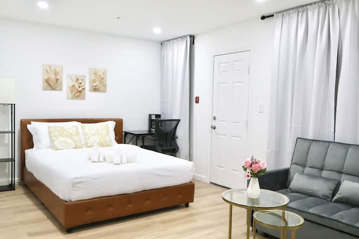Spacious Private Bedroom & Bath, University City - Philadelphia, PA