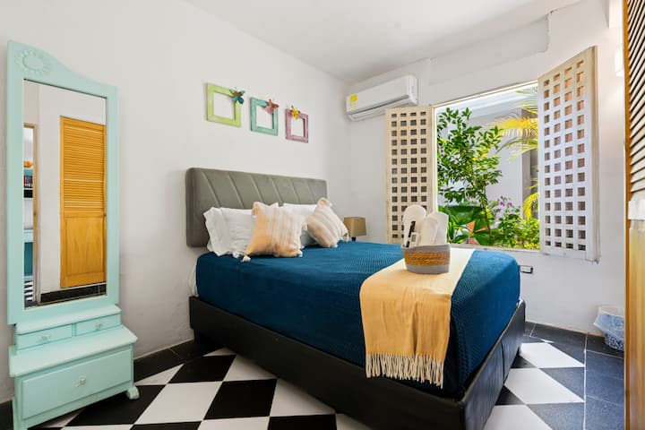 Beautiful 5 Bedroom House In The Old City - Cartagena