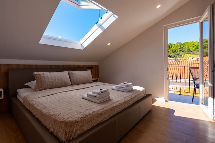 Stylish Apartment With Pool & Sea Views, Near Town - Korčula