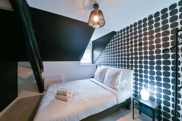 ห้องนอนพร้อมเตียงคู่ขนาด 140x190