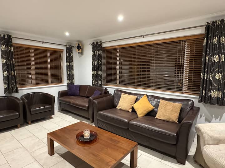 Seaside Spa Retreat, Pool House W/ Hottub & Sauna - Herne Bay