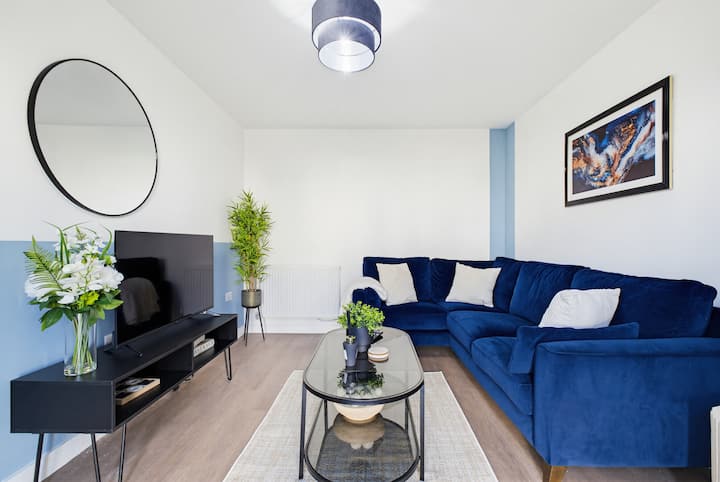 Comfortable 4br House | 8 Guests | Parking & Wi-fi - Painswick