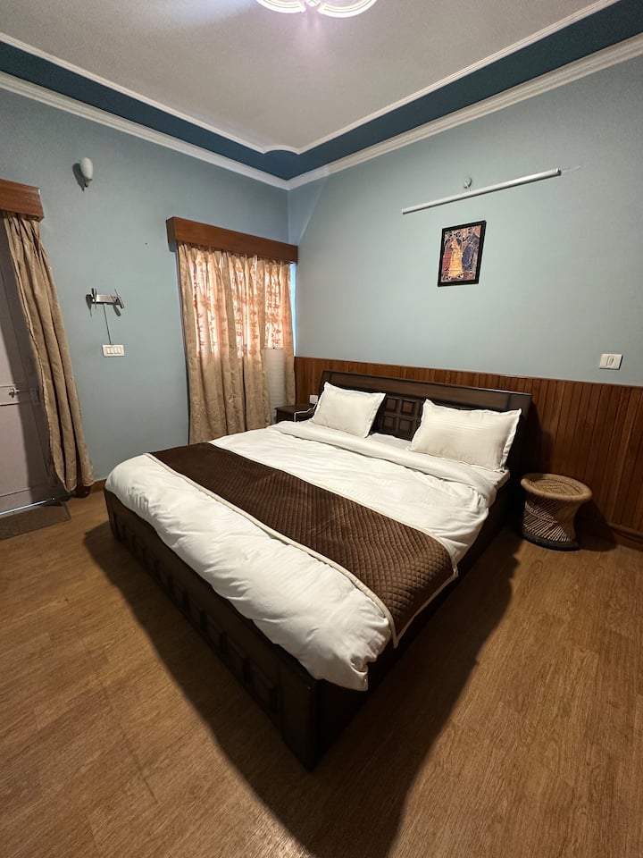 The Mountain Retreat ~ Your Home Away From Home - Nainital