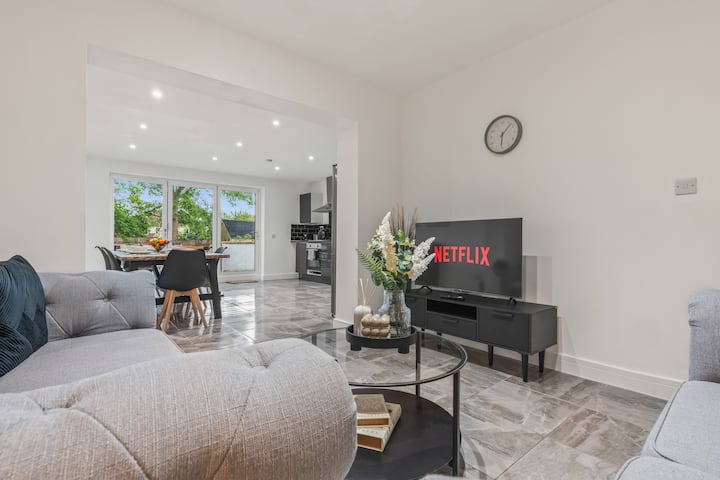 4br Retreat | Sleeps 7 | Perfect For Family Stays - Chepstow