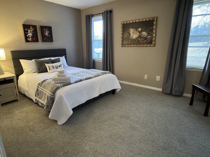 Cozy One Bedroom Townhouse One Queen Bed - Spartanburg, SC
