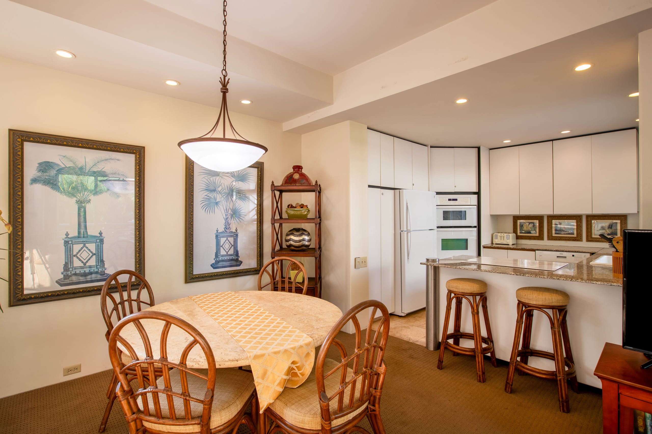 Condo in Wailea · ★5.0 · 1 bedroom · 2 beds · 2 private baths - Image 11
