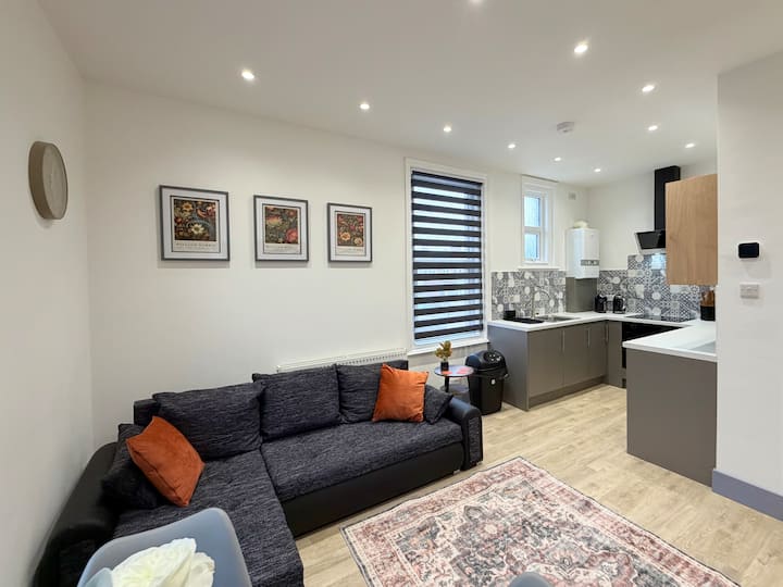 6 Spacious 1-bed Flat | Sleeps 3 | Work Or Leisure - Cleethorpes