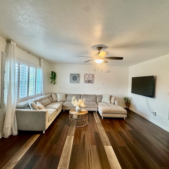 Cozy 3 Bd Apt 3 Miles From The Beach •Pool• 124 - Clearwater Beach, FL