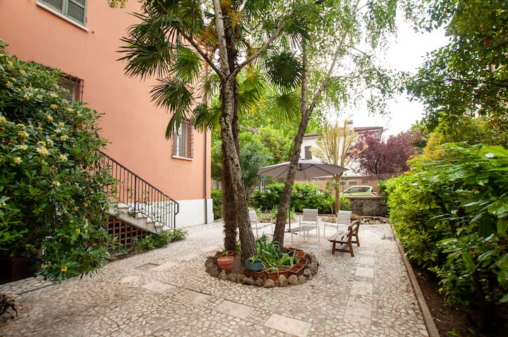 Centro Storico, Appartamento Spazioso Con Giardino - Ravenna