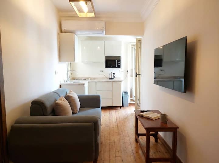 Downtown Private Studio | Rooftop Jacuzzi & Views - Cairo