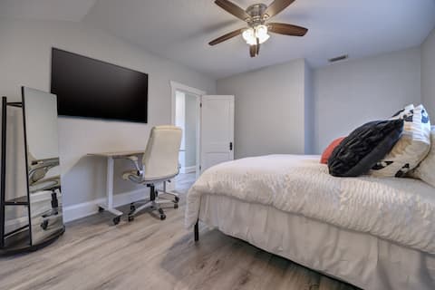 Top performing Airbnb: Coffee Bar | Desk | King Bed | W/D in De Land