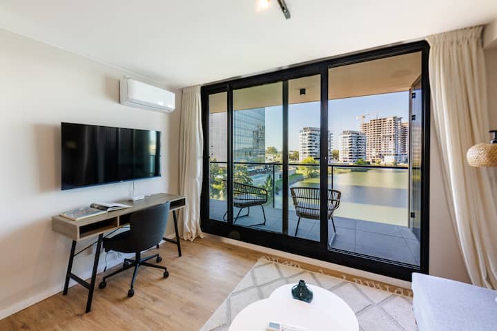 Luxury Lake View Apartment | 4 Min Airport - Ciudad de la Costa