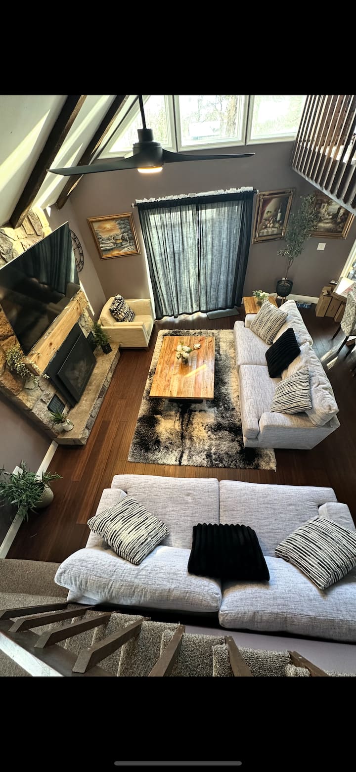 Stunning Chalet/hot Tub/sauna /Gazebo/pet Friendly - Pocono Mountains, PA