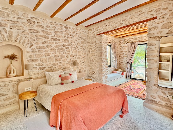 Room With King Bed, Ensuite, Lounge & Terrace - Sidi Kaouki