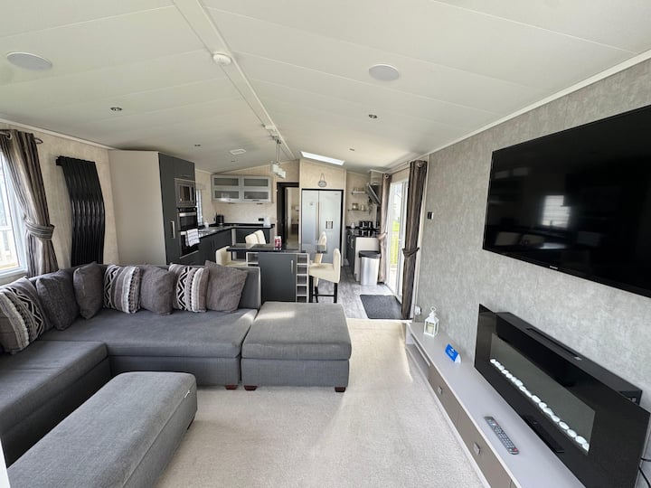 Luxury 2 Bedroom Lodge Hoburne Park 5* Holiday - Christchurch, UK