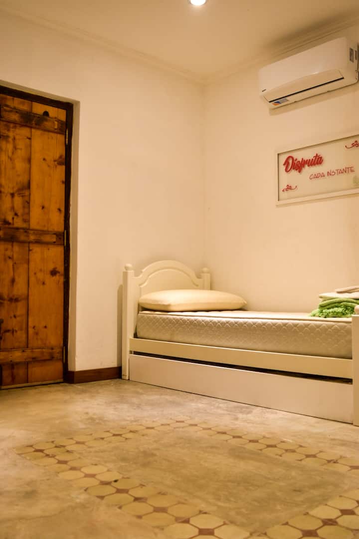 غرفة النوم 2