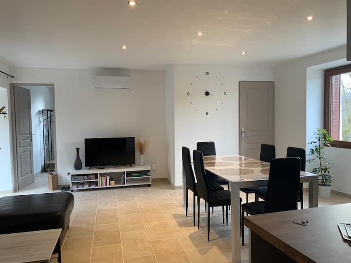 Maison De Village
O’versannes - Mens