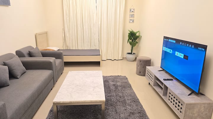 Elegant 1bhk Central Location & Easy Access - Sharjah
