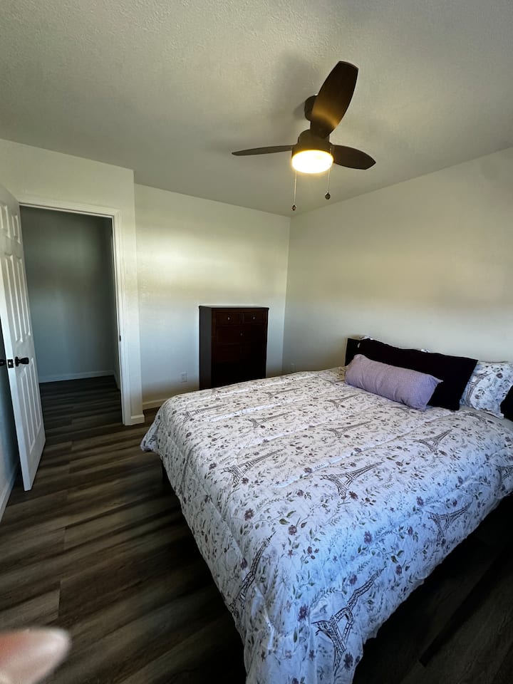 Modern Comfort Stay @ J Street Retreat -2br - Hawthorne, NV
