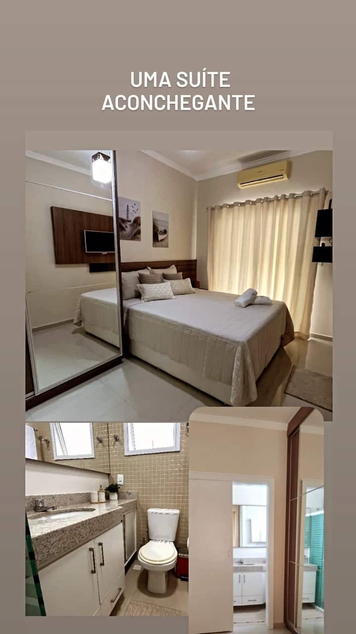 ห้องสวีทของเราให้ความอบอุ่นและความสงบ คุณจะพบกับผ้าม่านบล็อกแสง 70% สภาพแวดล้อมที่มีเครื่องปรับอากาศ และห้องน้ำสุดพิเศษ