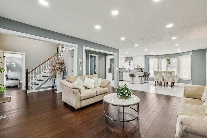 Lawrenceville Next To Center Of Duluth Charm Home - Duluth, GA