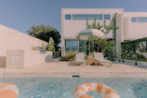 Top performing Airbnb: Reef House: Heated Pool • Beachfront • Gas Fire in Aldinga Beach
