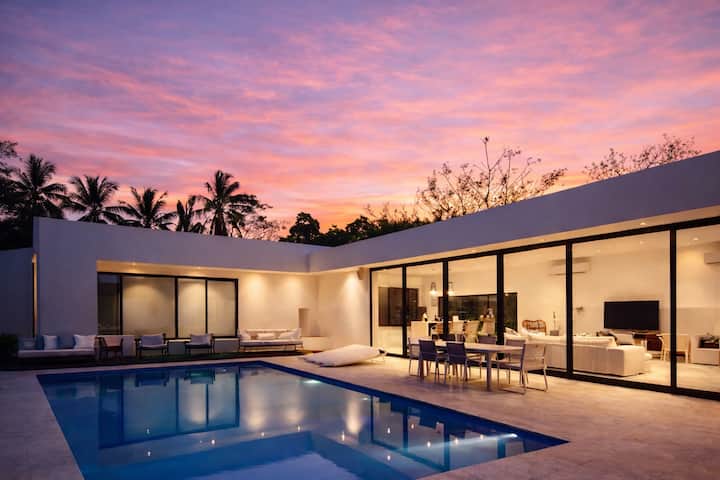 Luxury Beach Villa · Pool /Open Clean Design