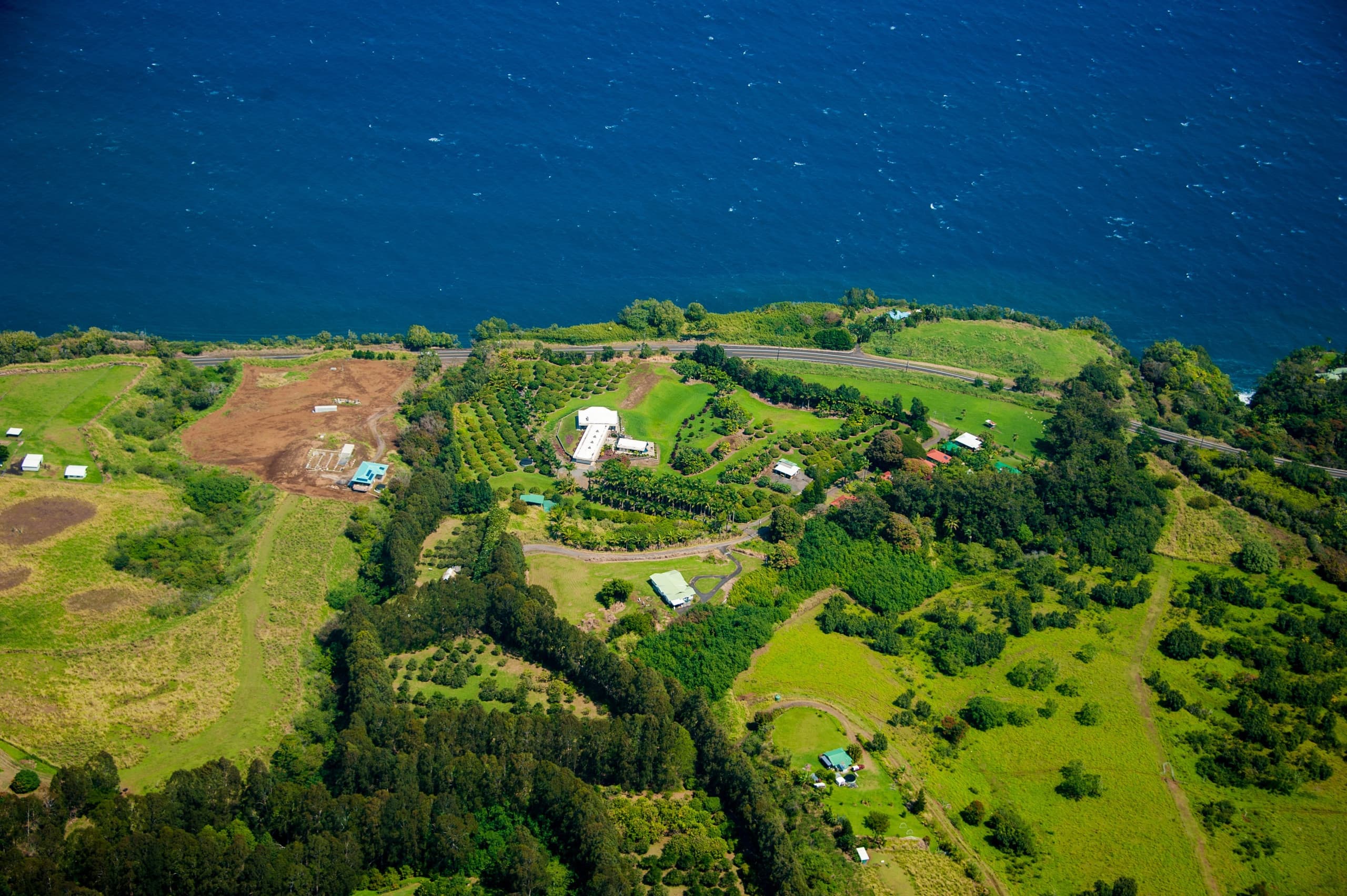 Home in Nīnole · ★5.0 · 4 bedrooms · 4 beds · 5.5 baths - Photo 13