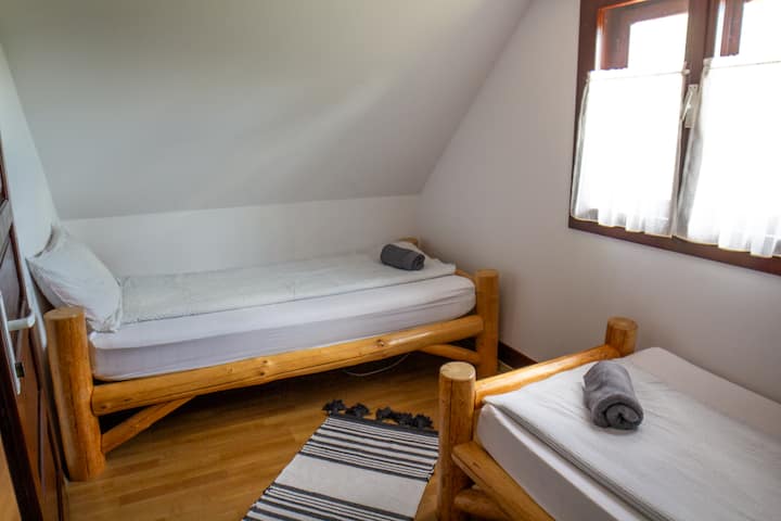 Dhomë gjumi 1