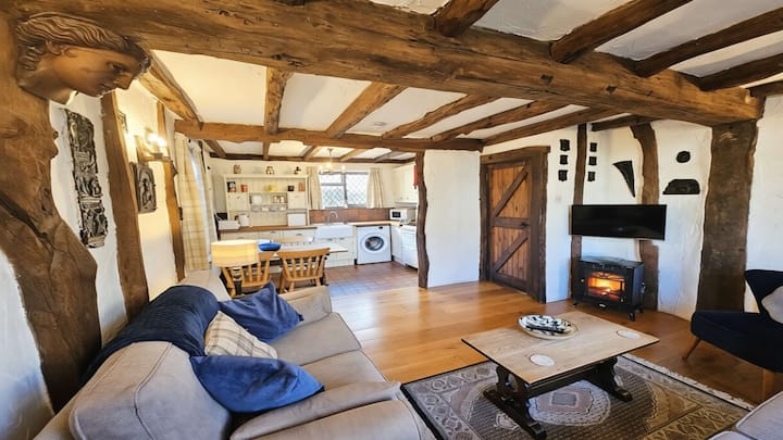 Honeycott | Sleeps 4 | Croyde Beach - North Devon District