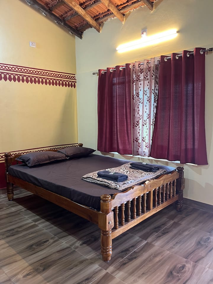 Spacious Family Room With Nature View (5 Guests) - Gokarna