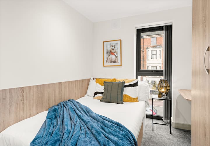Stylish Studio Near Molineux & Asda | Parking - 울버햄프턴
