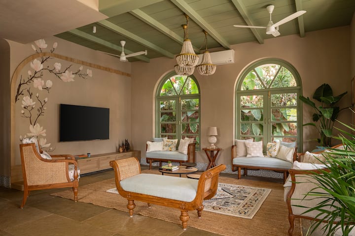 Living room image 3