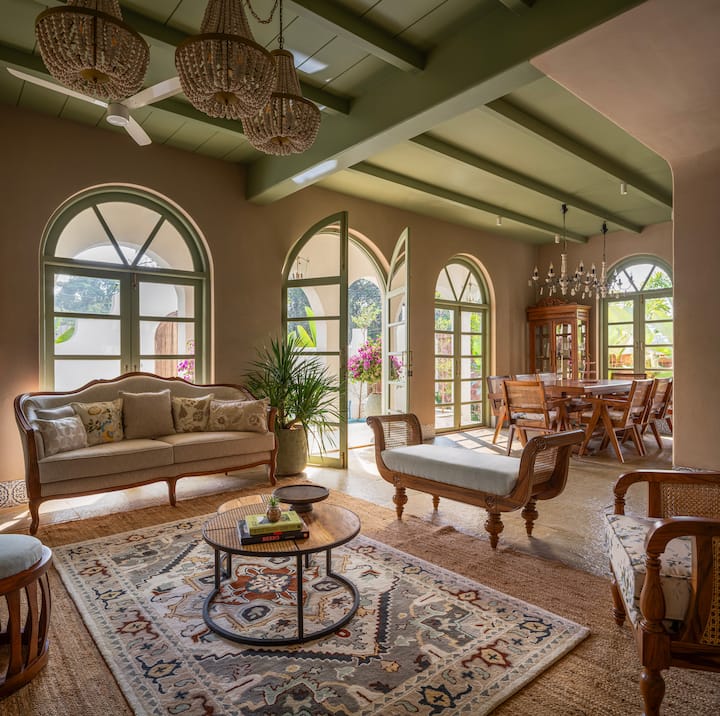 Living room image 7