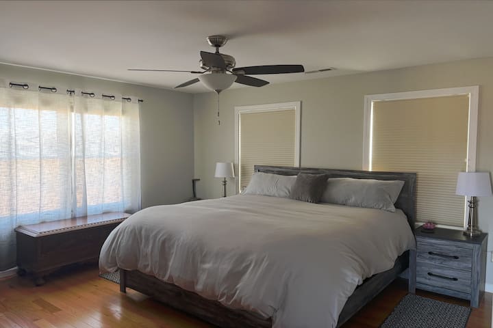 Stunning Sunsets & Coastal Charm - Stratford, CT