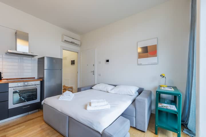 Afterglow - Urban Retreat With Balcony - Milan