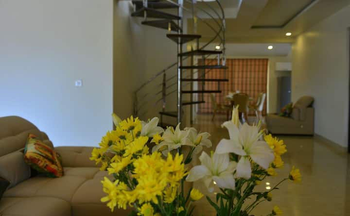 Living room image 2