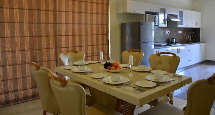 Dining area image 1