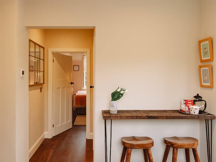 Central Location, Parking, Superking Or Twin. - Exeter