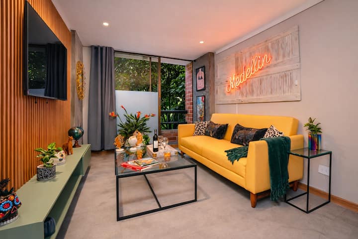 Spacious 3br With Ac-steps To Provenza • Sleeps 8 - Medellín