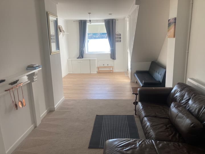 Quiet Cottage, Llanelli, 5 Mins From Costal Path - Llanelli