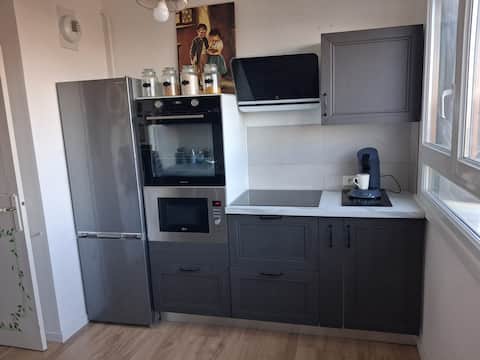 Top Airbnb: 4-room apartment, near the city center of Sens. in Sens