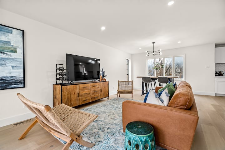 Modern Home W/ Large Basement - North Richland Hills, TX