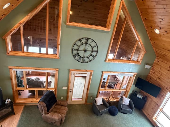 Northwoods Log Cabin On 5 Acres - Pelican Lake, WI