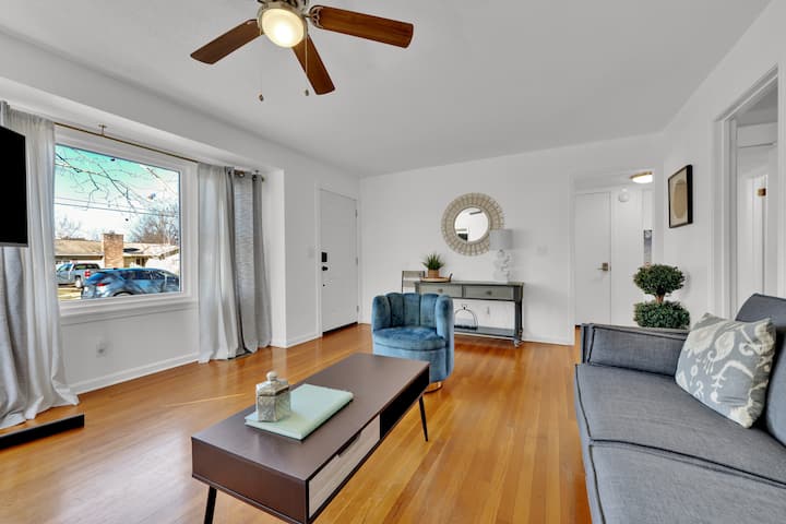The Cozy Hackberry Home - Tuscaloosa, AL