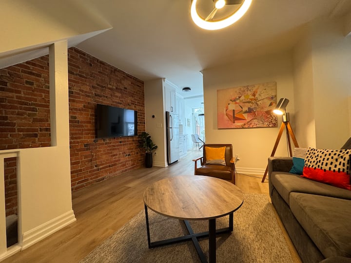 Spacious 3br In The Annex | Free Parking - Ontario