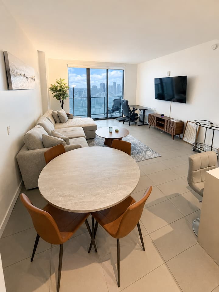 37th Fl | Panoramic Bay View | Workspace | Pets - Miami, FL